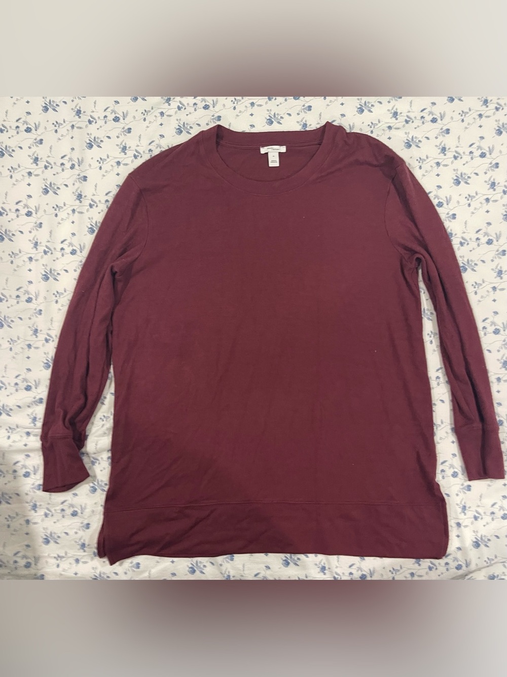 Long-Sleeve Crew Sweater - Burgundy